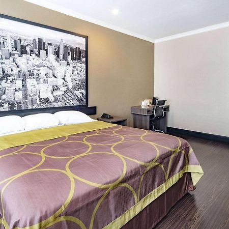ซูเปอร์ 8 บาย วินด์แฮม นอร์ท ฮอลลีวูด Motel ลอสแอนเจลิส ภายนอก รูปภาพ