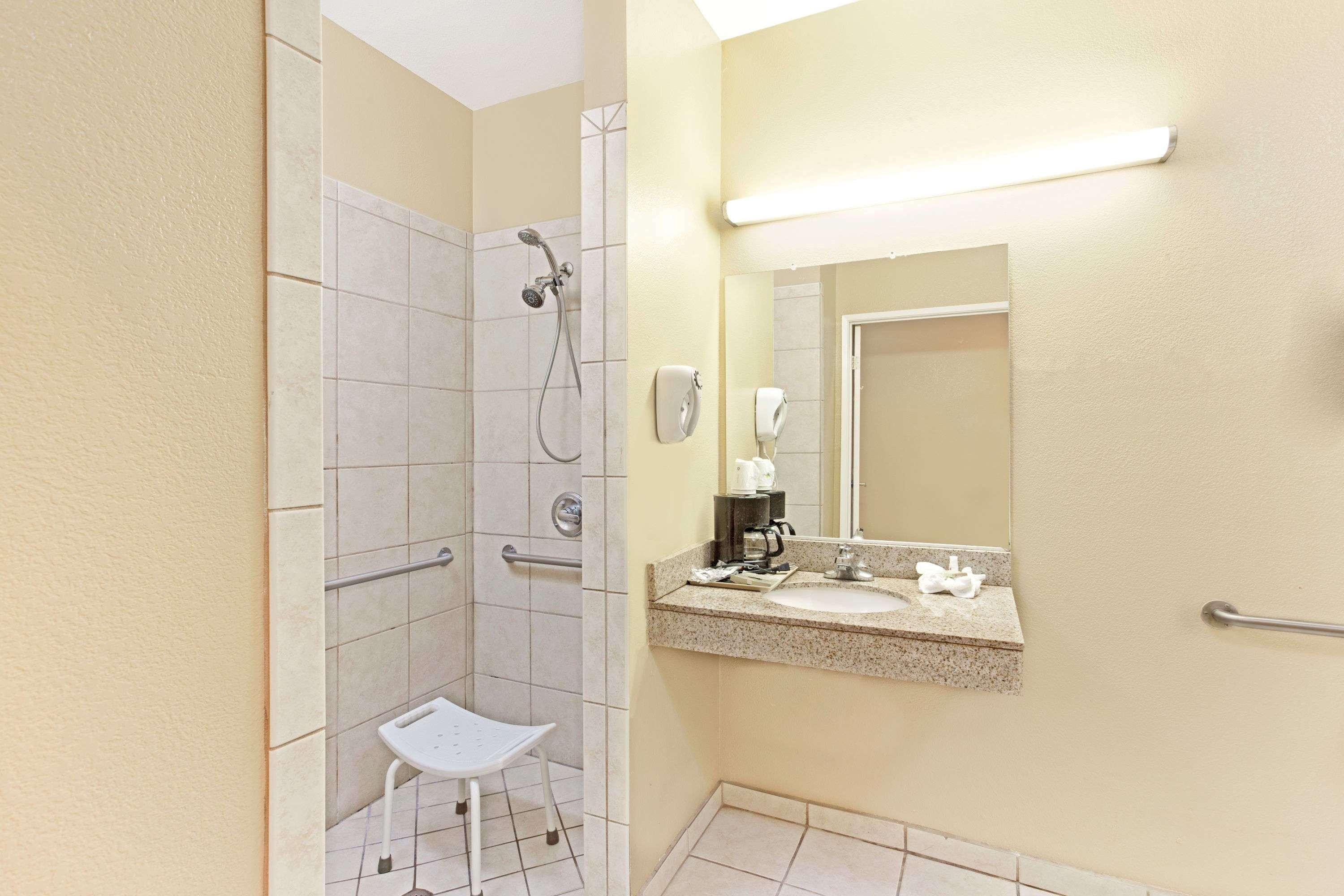 ซูเปอร์ 8 บาย วินด์แฮม นอร์ท ฮอลลีวูด Motel ลอสแอนเจลิส ภายนอก รูปภาพ