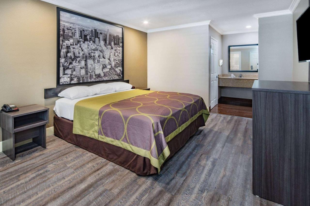 ซูเปอร์ 8 บาย วินด์แฮม นอร์ท ฮอลลีวูด Motel ลอสแอนเจลิส ภายนอก รูปภาพ