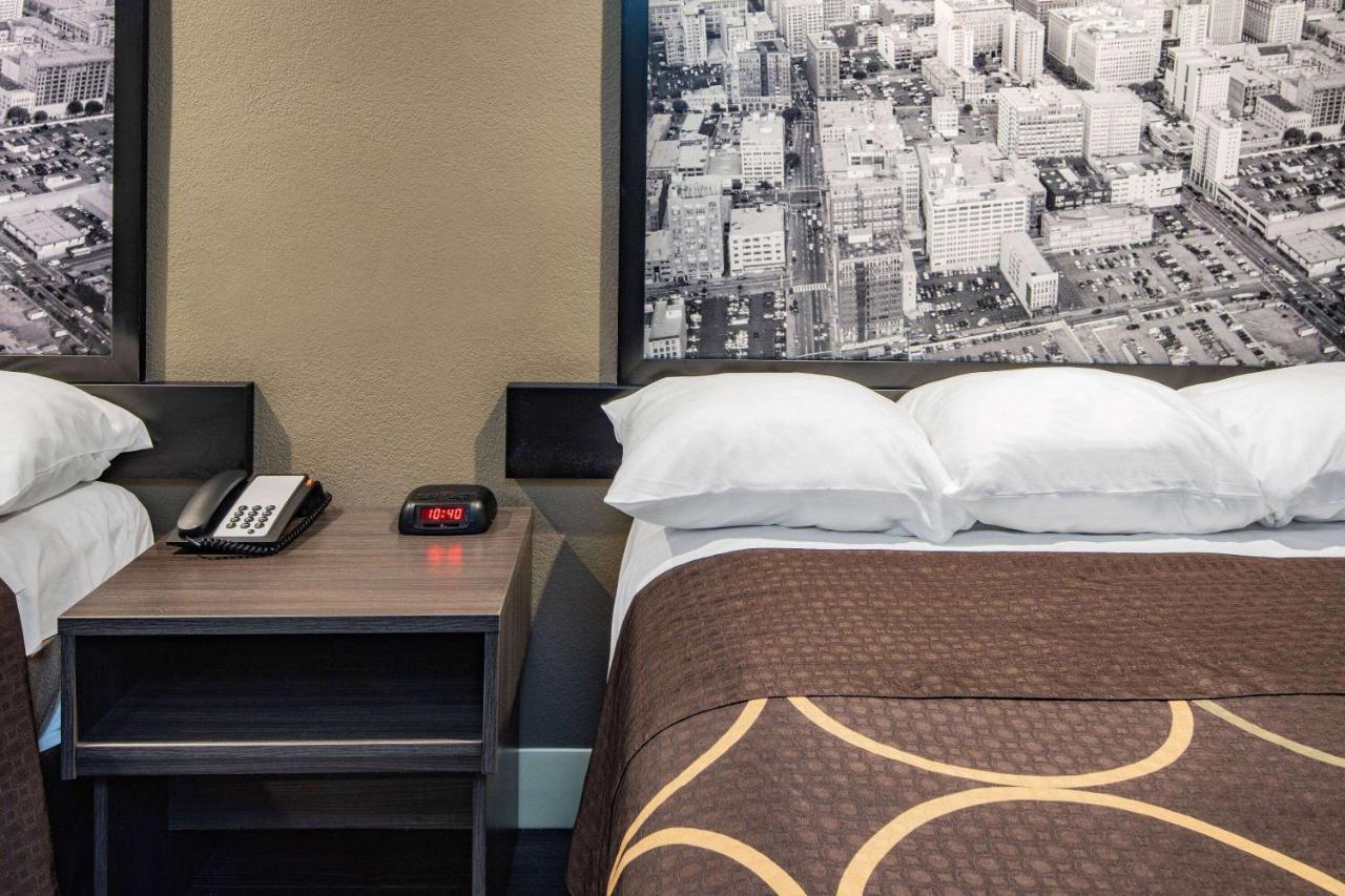ซูเปอร์ 8 บาย วินด์แฮม นอร์ท ฮอลลีวูด Motel ลอสแอนเจลิส ภายนอก รูปภาพ