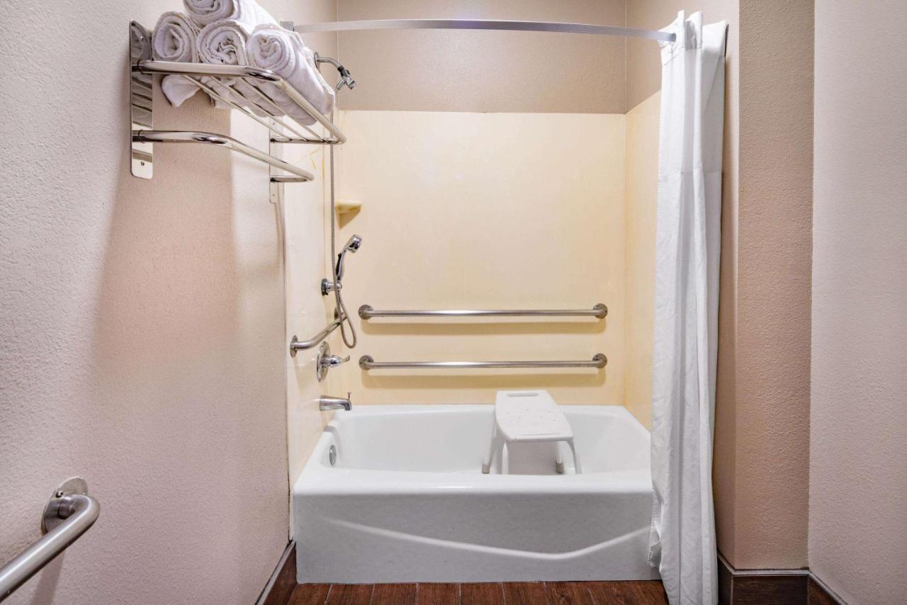 ซูเปอร์ 8 บาย วินด์แฮม นอร์ท ฮอลลีวูด Motel ลอสแอนเจลิส ภายนอก รูปภาพ